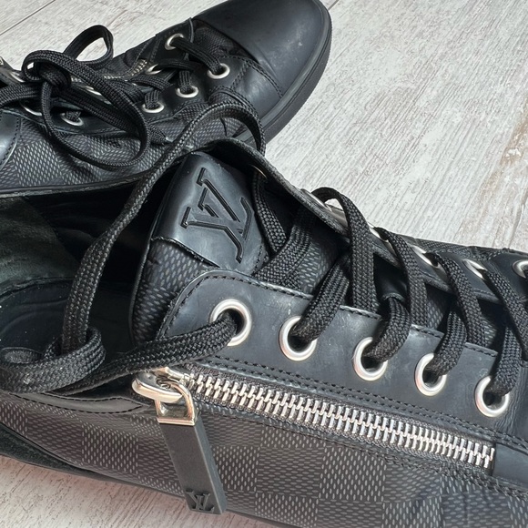 LOUIS VUITTON DAMIET GRAPHITE BLACK LOW TOP SNEAKERS SIZE 8 UK MENS 10.5/ US - Picture 1 of 8